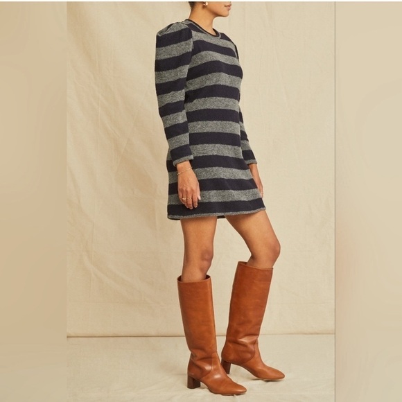 Amour Vert Dresses & Skirts - Amour Vert Sweater Dress